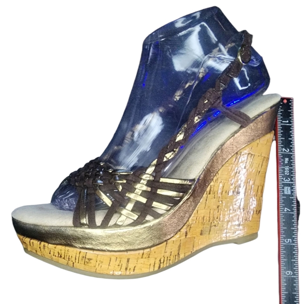 NWOT Very Volatile Wedge Sandals, Womens 8 - Picture 9 of 10